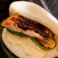 Бао бън с филе от лаврак